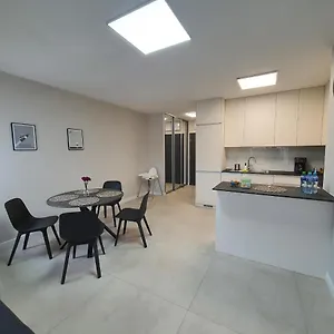 De Lux 45 Grabiszynska Апартаменты Вроцлав