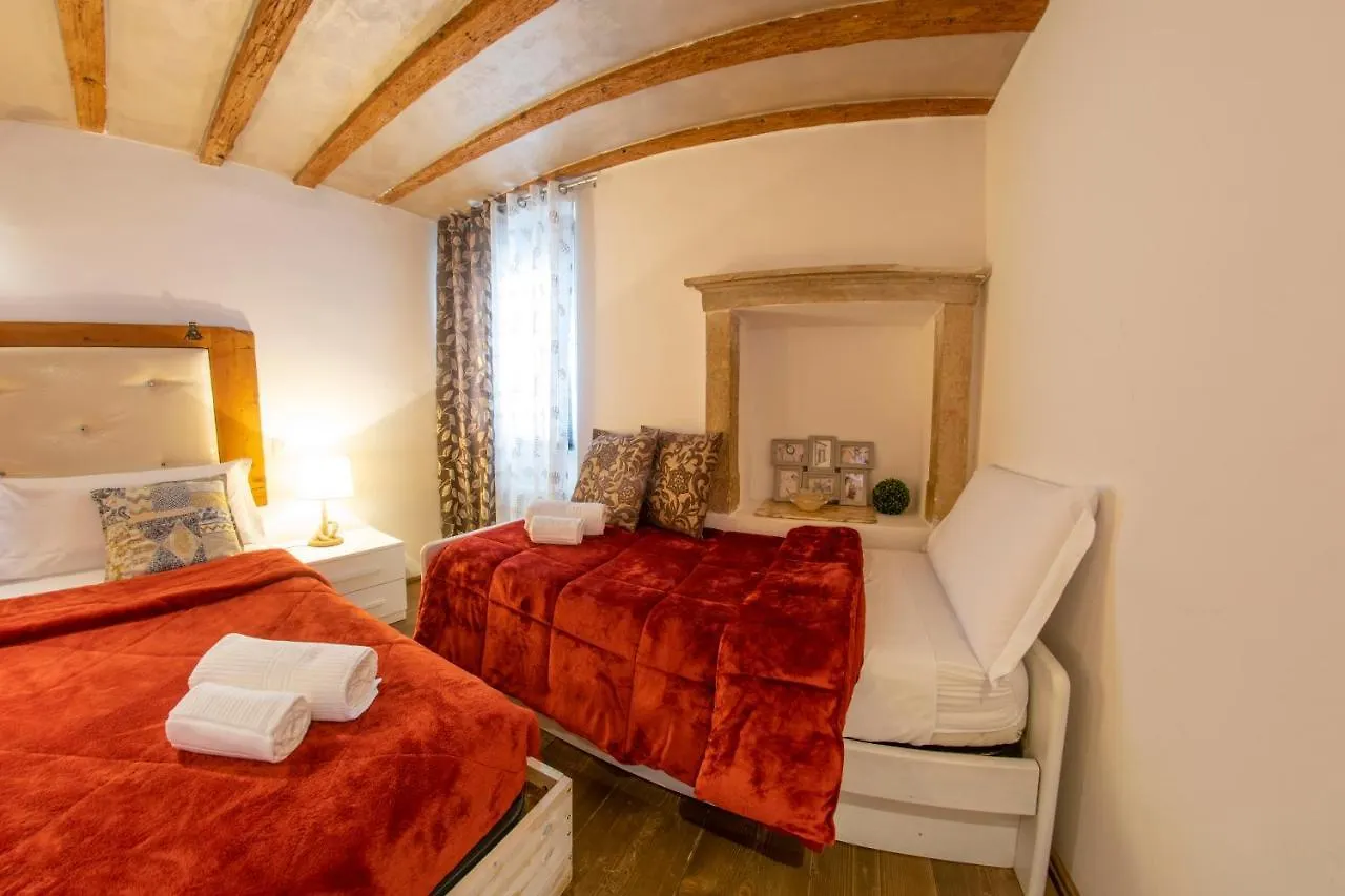 Marconi Rooms Alloggio Segreto Verona Apartmán