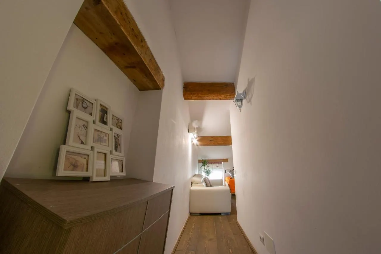 Marconi Rooms Alloggio Segreto Verona Apartmán