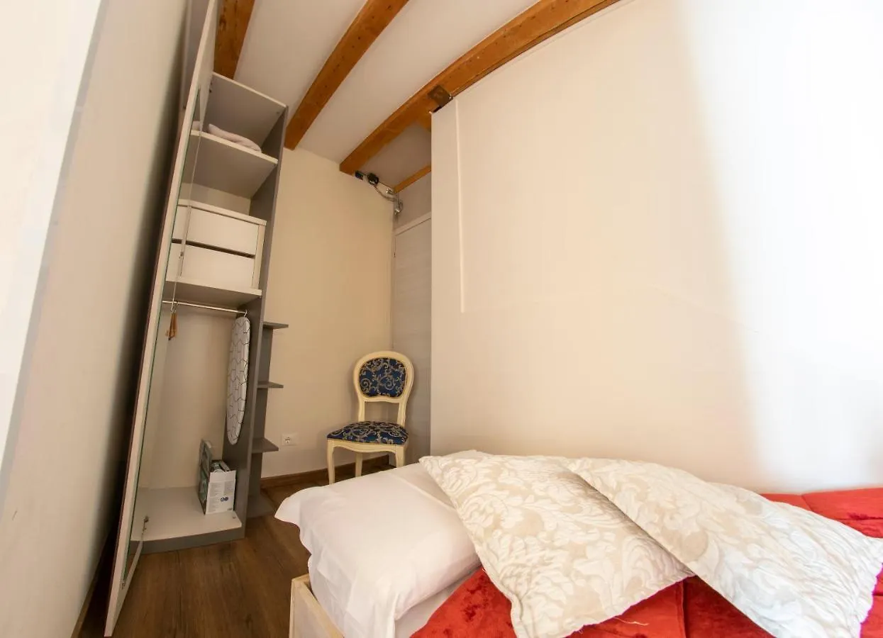 Marconi Rooms Alloggio Segreto Verona Itálie